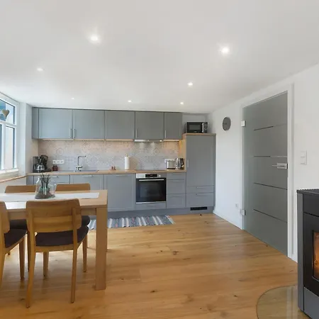 Feldmann Auf Der Mauer