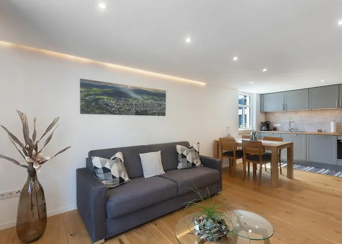 Feldmann Auf Der Mauer * Schmallenberg