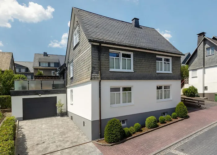 Feldmann Auf Der Mauer *